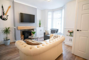 Moonlight Residence - Anfield Stadium, Free Parking and WiFi